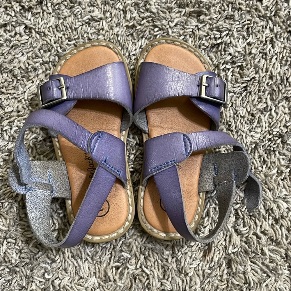 Little girls purple Cat & Jack sandals size 7